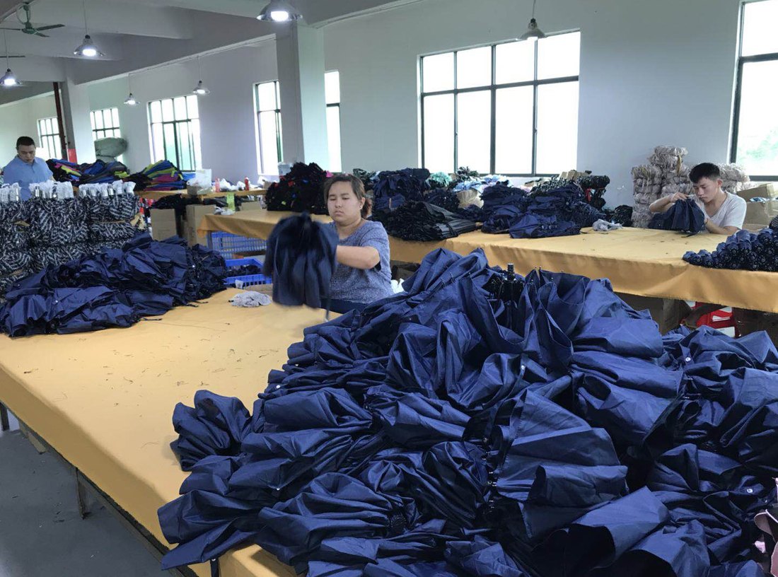 Umbrella quality inspection before packing