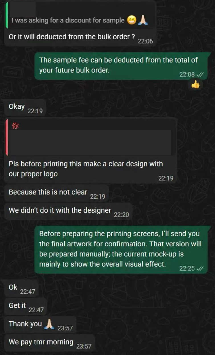 Anonymized customer discussion about sample-fee credit and final artwork approval before preparing printing screens